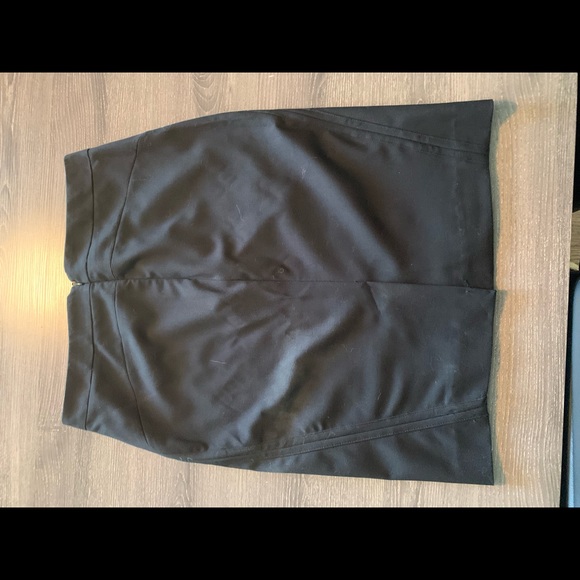 RW&CO suit skirt size two. - Picture 3 of 3